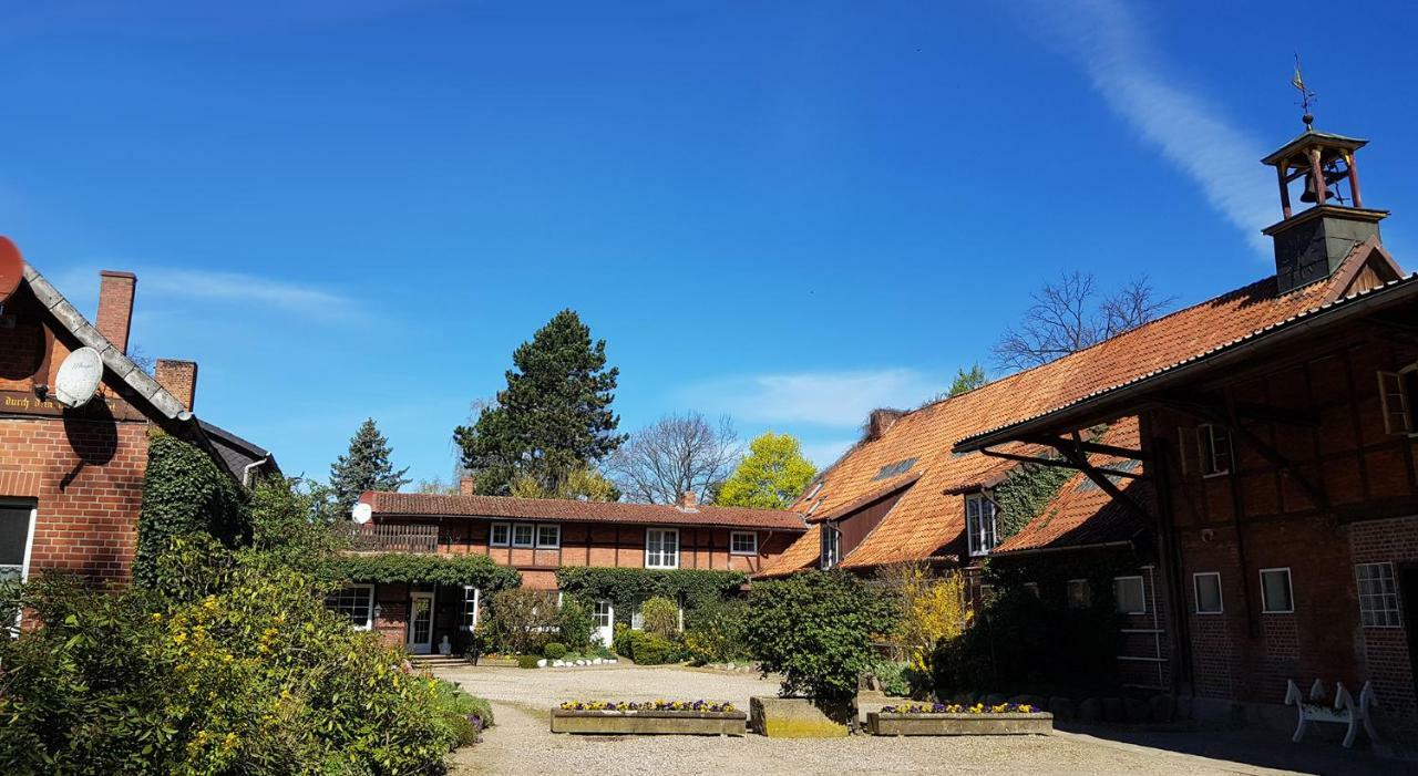Grosse, Helle Ferienwohnung Mit 2 Balkonen Auf Dem Bauernhof In Der Lueneburger Heide Oetzen Eksteriør bilde