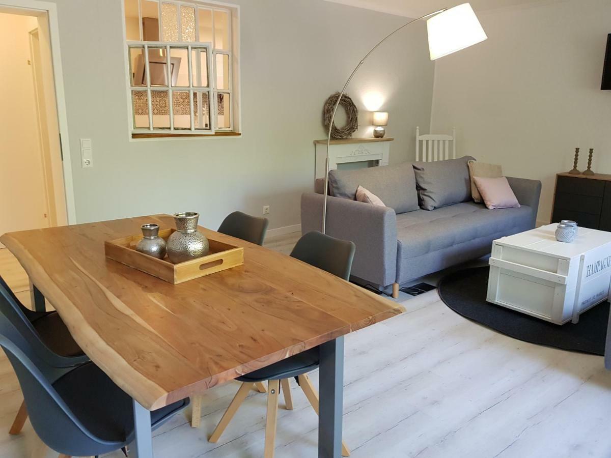 Grosse, Helle Ferienwohnung Mit 2 Balkonen Auf Dem Bauernhof In Der Lueneburger Heide Oetzen Eksteriør bilde
