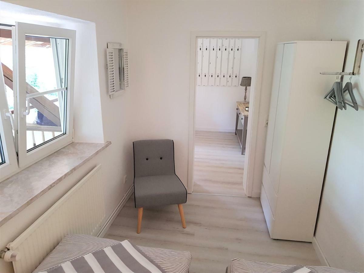 Grosse, Helle Ferienwohnung Mit 2 Balkonen Auf Dem Bauernhof In Der Lueneburger Heide Oetzen Eksteriør bilde