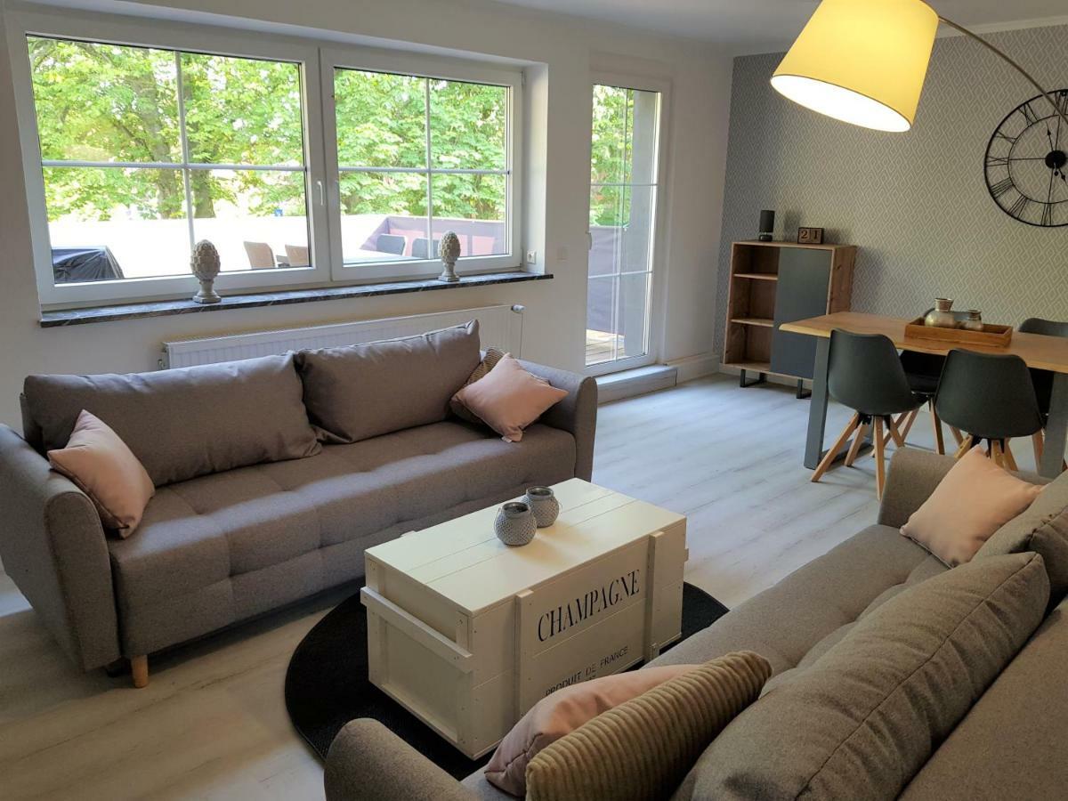 Grosse, Helle Ferienwohnung Mit 2 Balkonen Auf Dem Bauernhof In Der Lueneburger Heide Oetzen Eksteriør bilde
