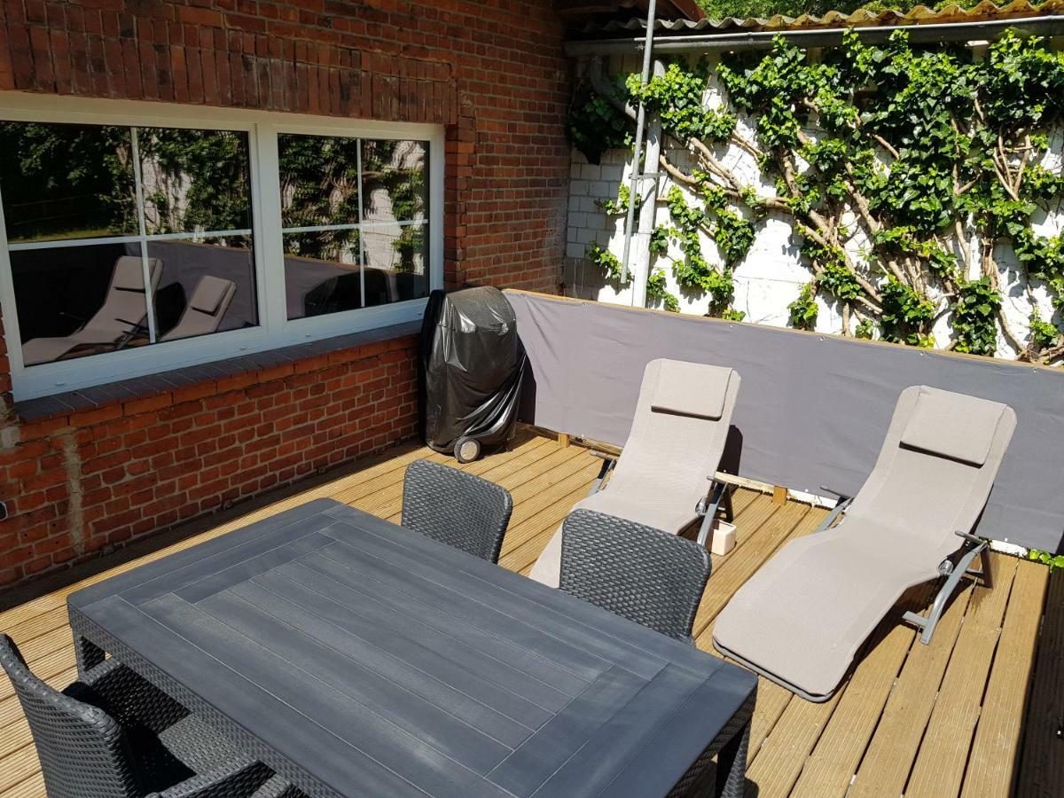 Grosse, Helle Ferienwohnung Mit 2 Balkonen Auf Dem Bauernhof In Der Lueneburger Heide Oetzen Eksteriør bilde