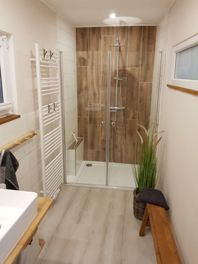 Grosse, Helle Ferienwohnung Mit 2 Balkonen Auf Dem Bauernhof In Der Lueneburger Heide Oetzen Eksteriør bilde