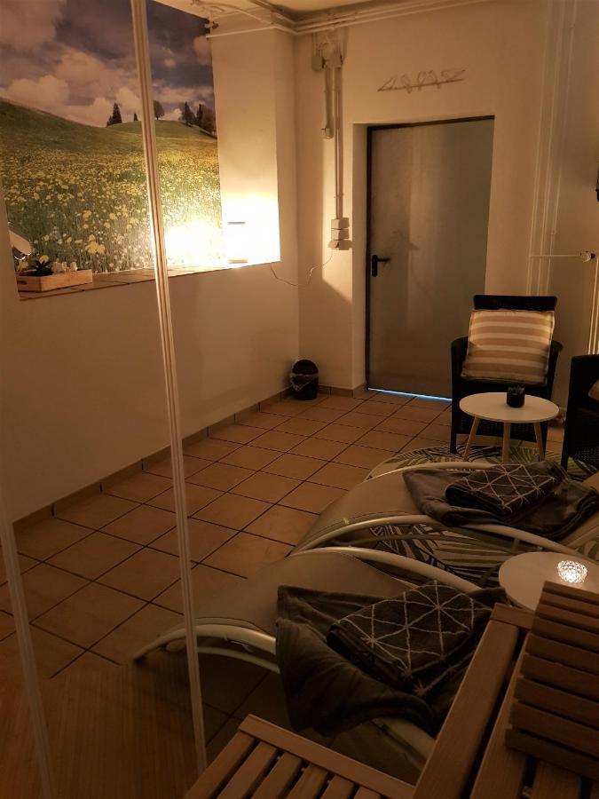 Grosse, Helle Ferienwohnung Mit 2 Balkonen Auf Dem Bauernhof In Der Lueneburger Heide Oetzen Eksteriør bilde